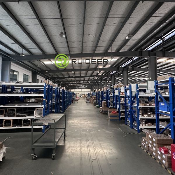 Type de four à vide Forneau de frittage sous pression en couleur de peinture grise pour le frittage avancé