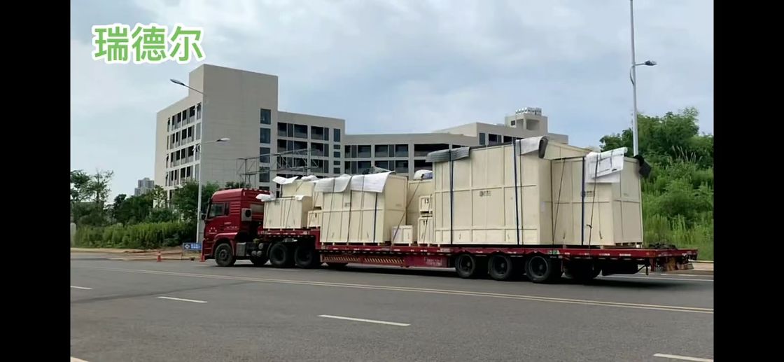 Four à traitement thermique sous vide avec capacité de charge nominale de 50 kg, chauffage par résistance et trempe sous pression